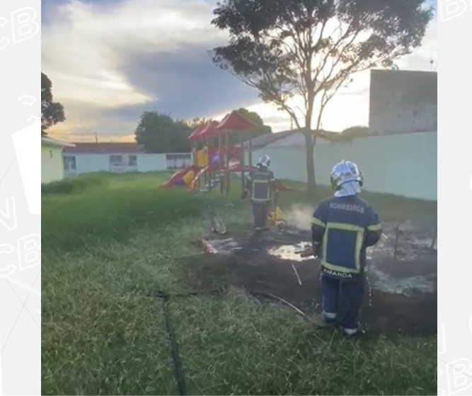 Bombeiros combatem incêndio em parquinho de CMEI