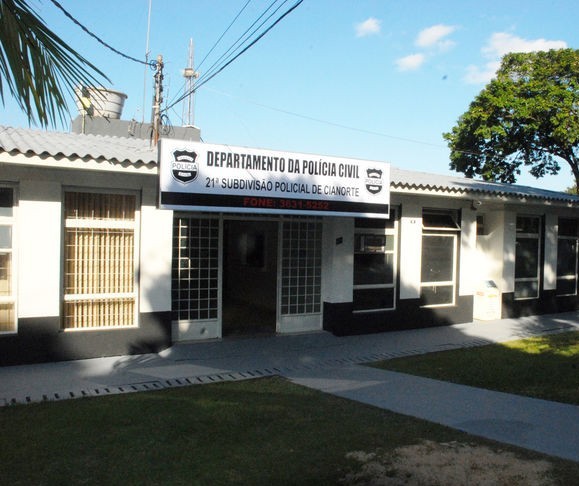 Quatro presos fogem e levam arma de agente da cadeia de Cianorte