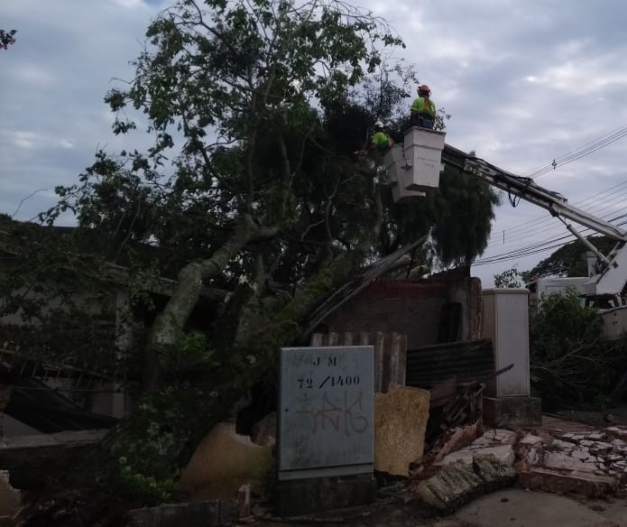 Fim de semana de chuva e ventos fortes em Maringá