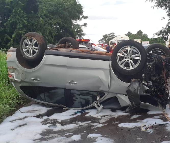 Em acidente, casal morre e criança fica gravemente ferida