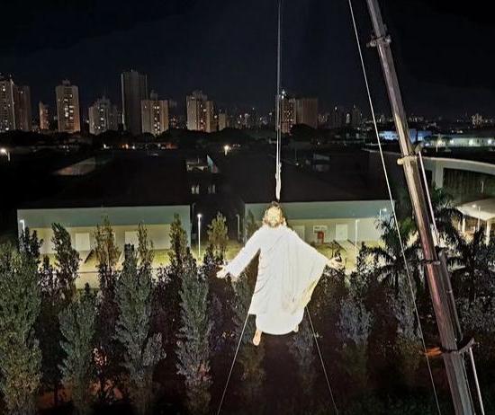 Conheça o “novo Jesus” da Paixão de Cristo de Maringá
