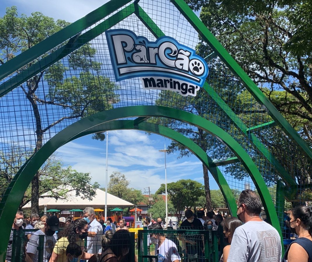 ParCão é inaugurado com mais de 50 pets em Maringá