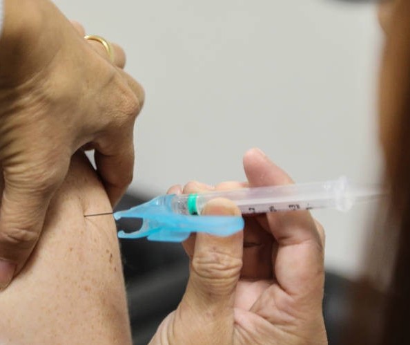 Secretaria de Saúde do Paraná alerta para a possibilidade da falta de vacinas para a segunda dose