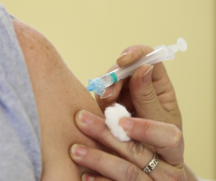 Maringá começa a vacinar idosos com 64 anos nascidos até 30 de junho