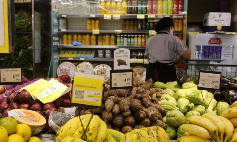 Liminar autoriza supermercado de Maringá abrir nos dias 2, 3 e 4 de abril