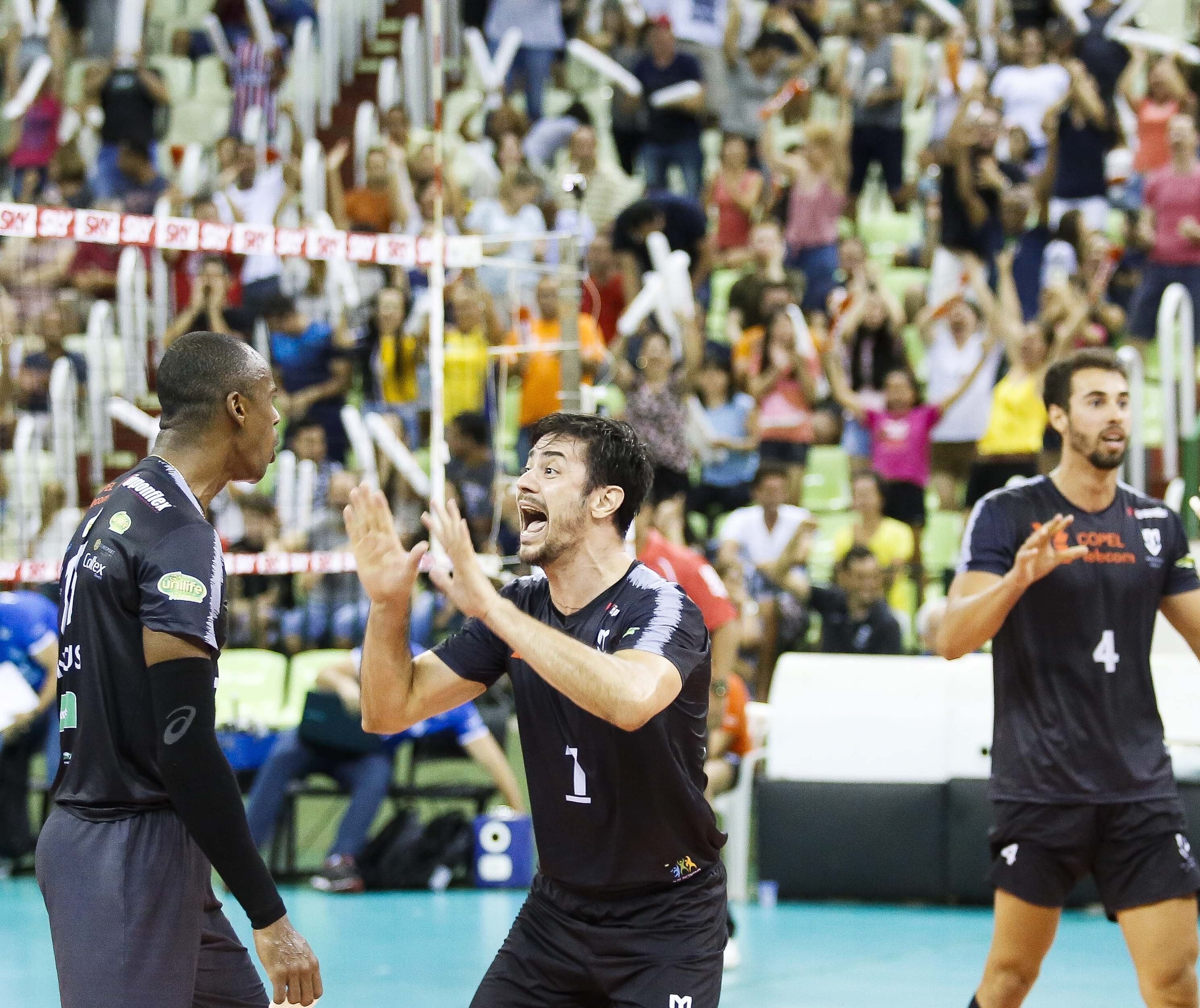 Maringá Vôlei vence o Sesi/SP e está classificado para as semifinais