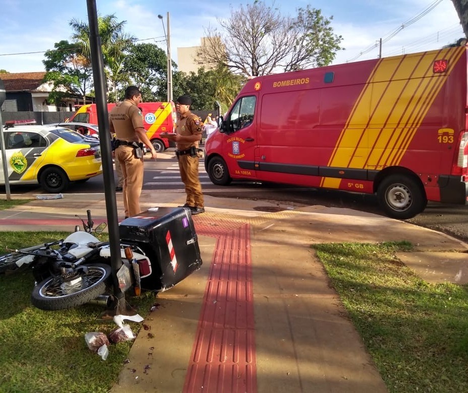 Após colisão com carro, moto atropela bebê, avó e babá em calçada