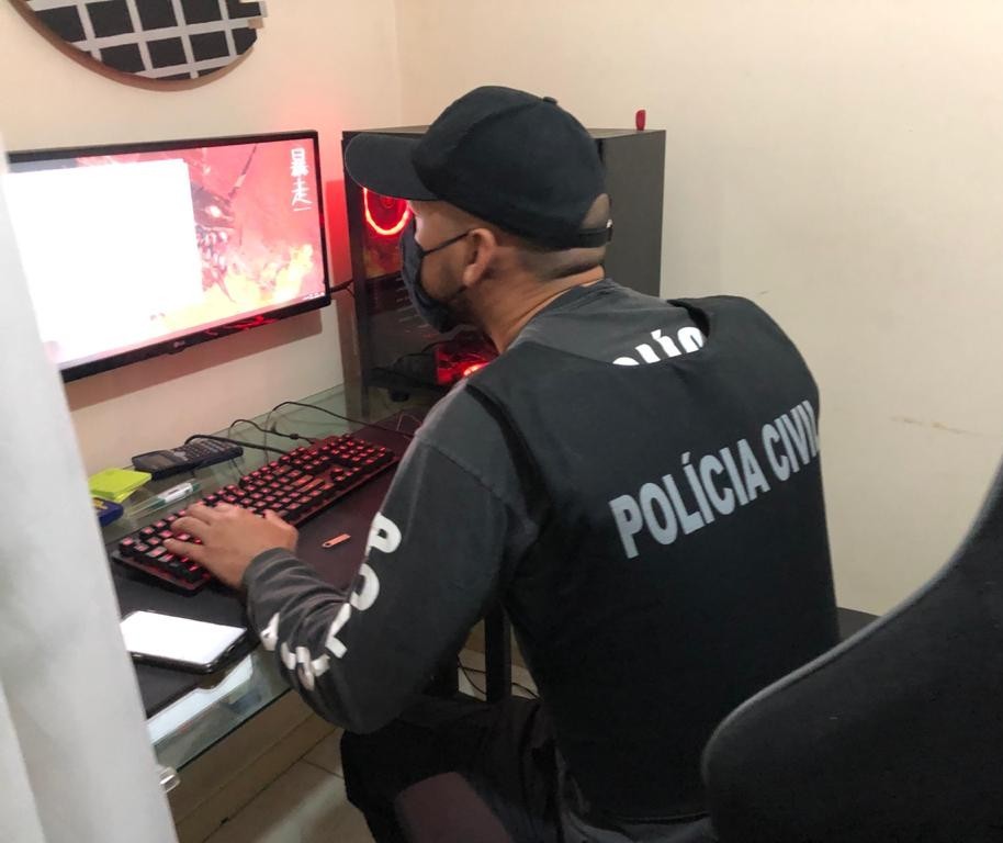 Polícia Civil cumpre mandado de busca e apreensão em Maringá