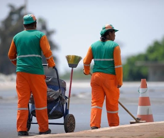 Prefeitura de Astorga realiza processo seletivo para contratação de coletor de lixo