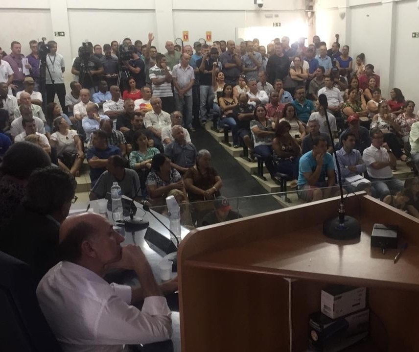 Audiência pública sobre cruzamentos da BR-376 lota Câmara