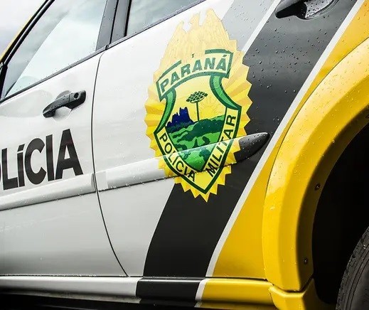 Estudante de medicina toma arma e atira contra namorado após ser agredida