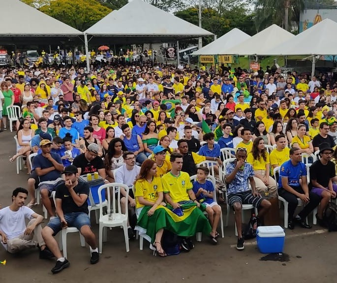 Restaurantes e Vila Olímpica ficam lotados para jogo do Brasil contra Suíça