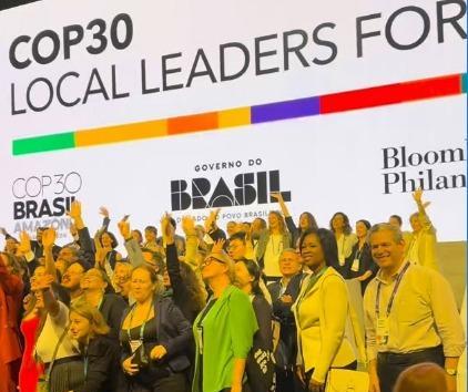 Na COP 30, prefeito apresenta projeto de habitação para moradores de rua