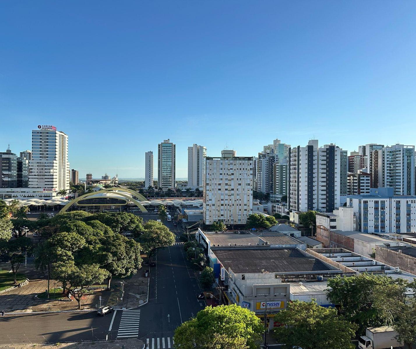 Segunda-feira (7) terá tempo firme e calor à tarde em Maringá