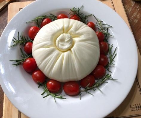 Burrata produzida em Iguatemi traz medalha de premiação estadual para Maringá