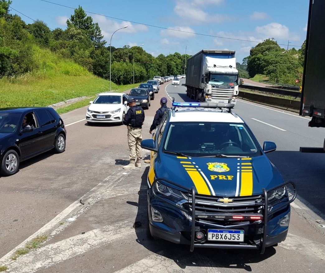 Em todo o Paraná, a PRF flagrou mais de 5 mil imprudências no trânsito