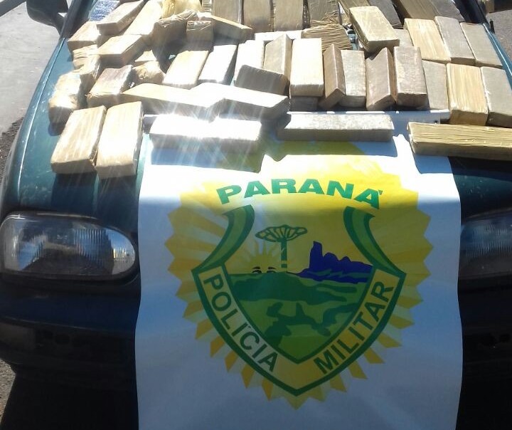 PM apreende droga na PR -323