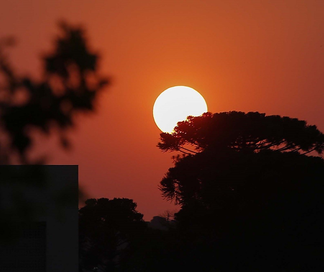 El Niño continuará atuando no verão, que será quente e abafado