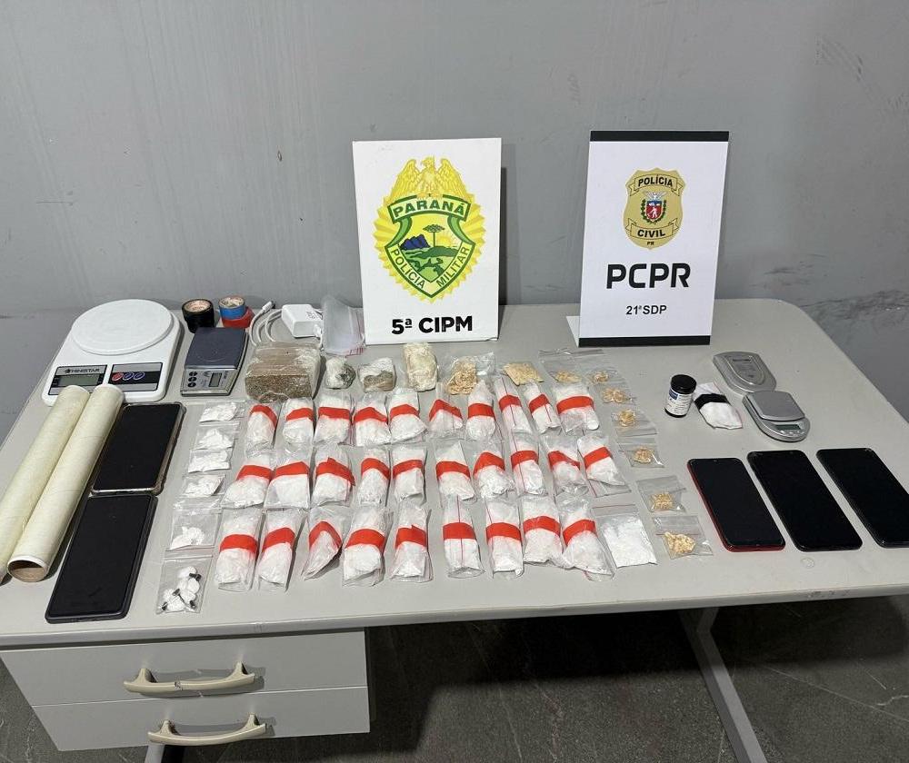 Polícia encontra drogas em beiral de residência durante operação integrada