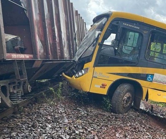 Morre mais uma vítima do acidente entre trem e ônibus escolar