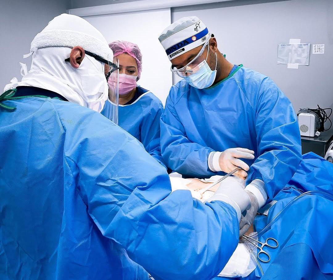 Cirurgia em paciente com gigantomastia retira mais de 10 kg de mama em Maringá