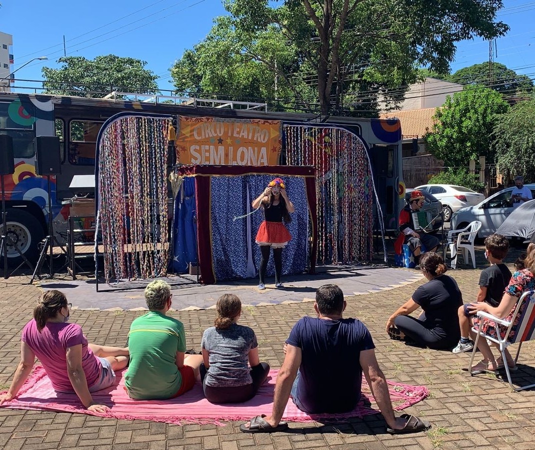 Apresentações gratuitas são realizadas no Buracão em Maringá