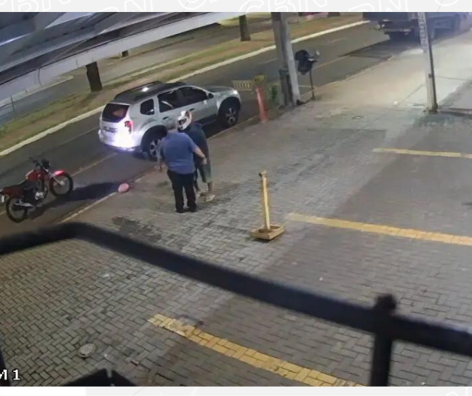 PC procura motociclista que ameaçou motorista após acidente