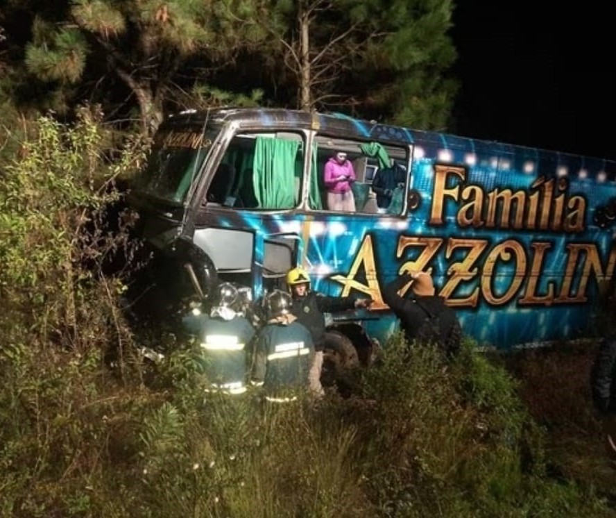 Clevelândia: acidente entre ônibus e um carro deixa dois mortos na PR-280