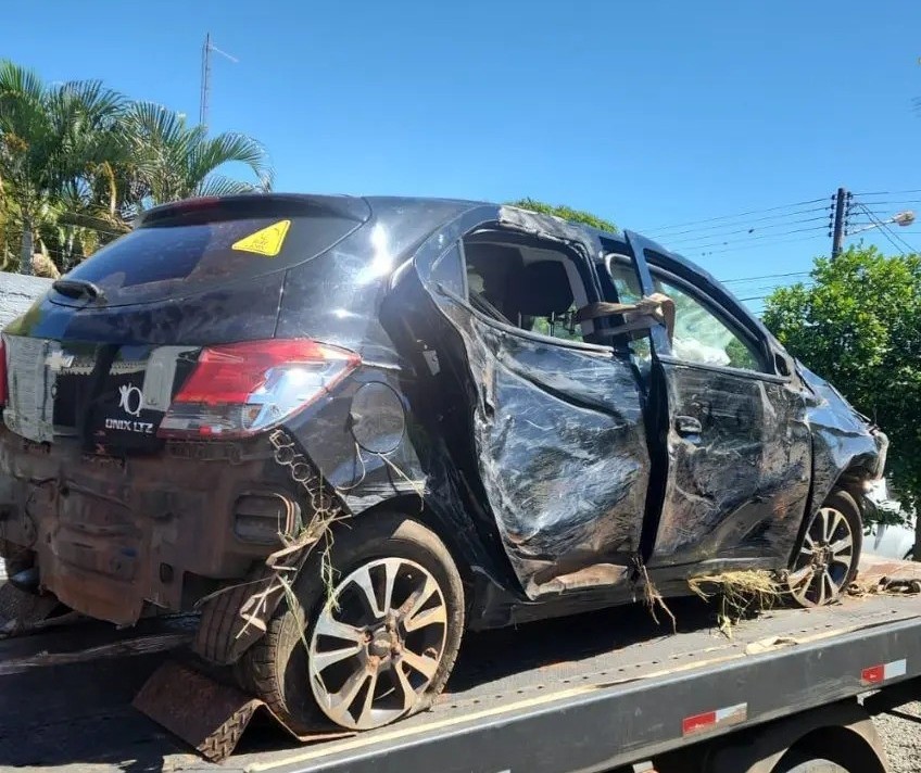  Primos menores de idade são apreendidos depois de acidente com carro roubado