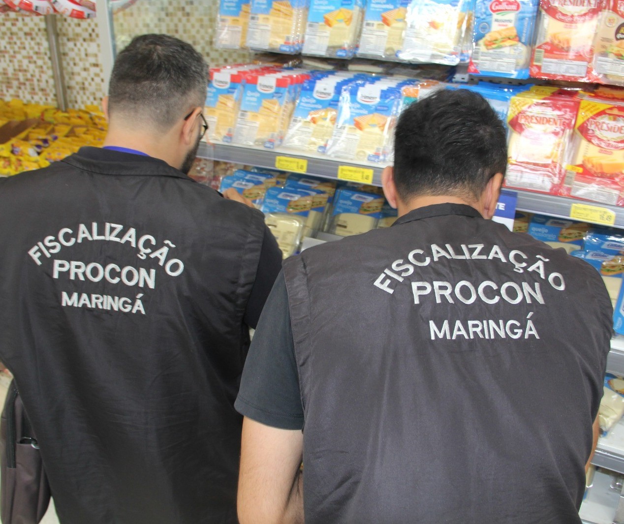 Procon flagra 38 quilos de alimentos em 118 embalagens irregulares