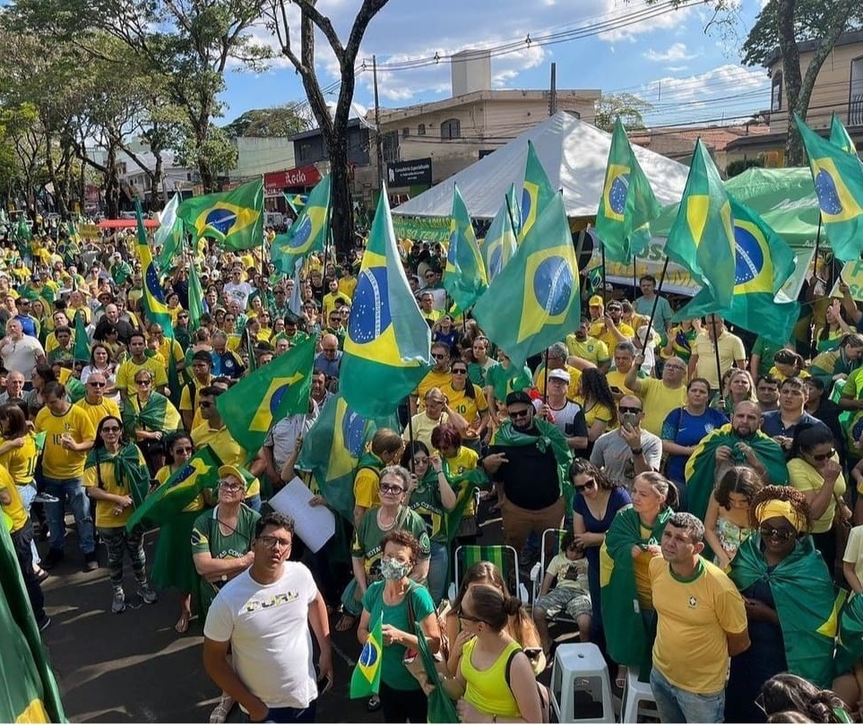 Protestos continuam em frente ao TG e ao posto G10, em Maringá, diz PM