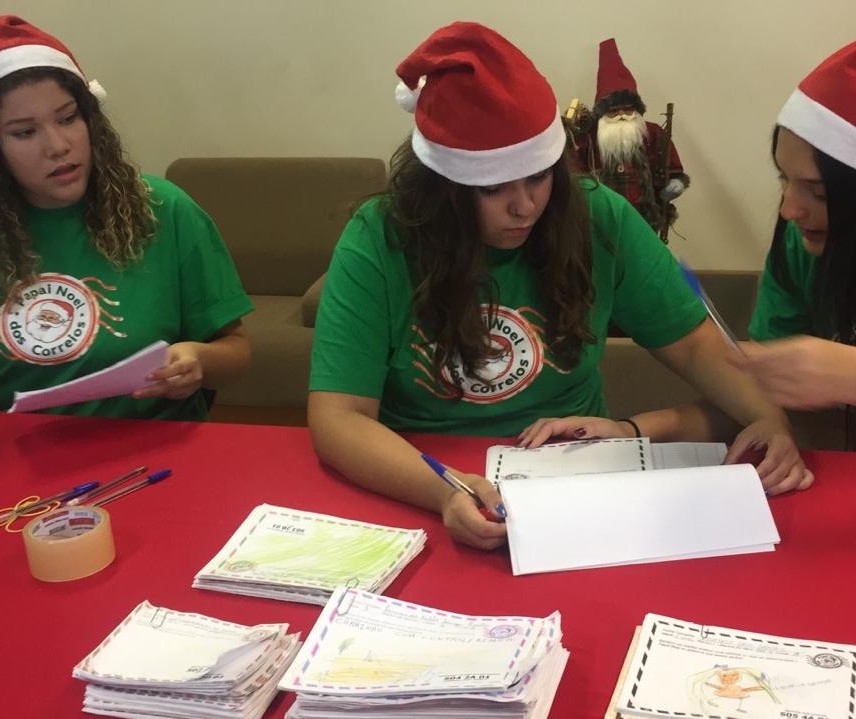Papai Noel dos Correios quer atender 6 mil cartinhas em Maringá