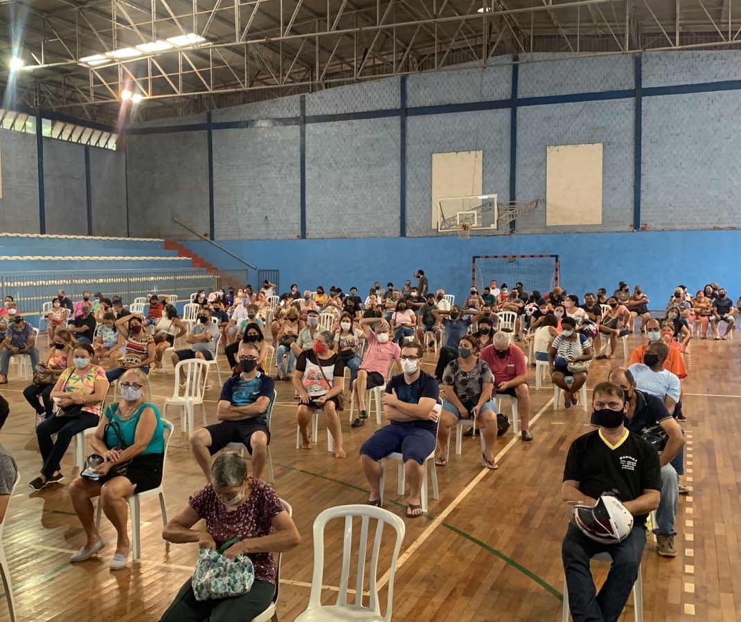 Mutirão de vacinação lota Ginásio de Esportes em Sarandi