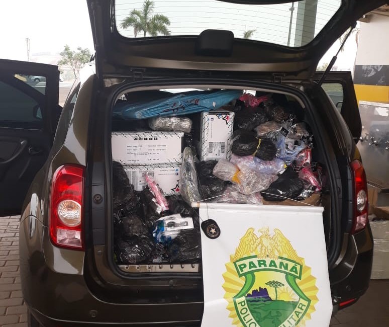 Mulher é presa ao oferecer dinheiro para liberar carro com mercadorias do Paraguai