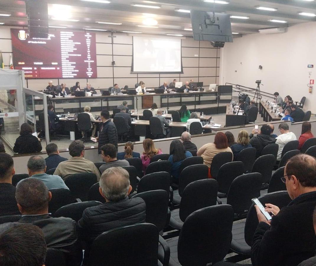 Projeto em regime de urgência aumenta cargos comissionados no Legislativo