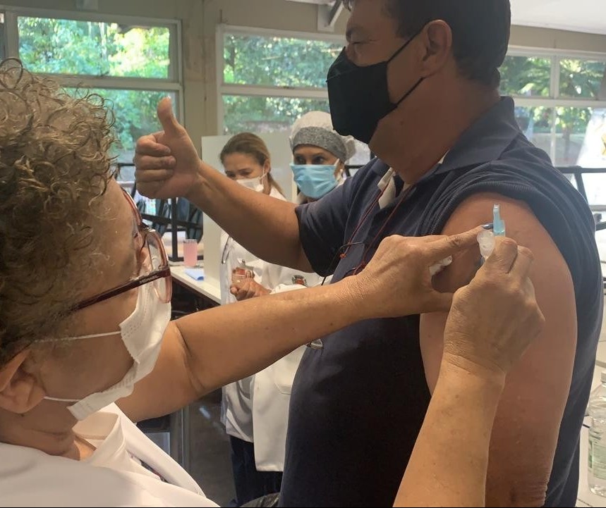 Vacinação será para 35 e 36 anos nessa segunda-feira (12) em Maringá
