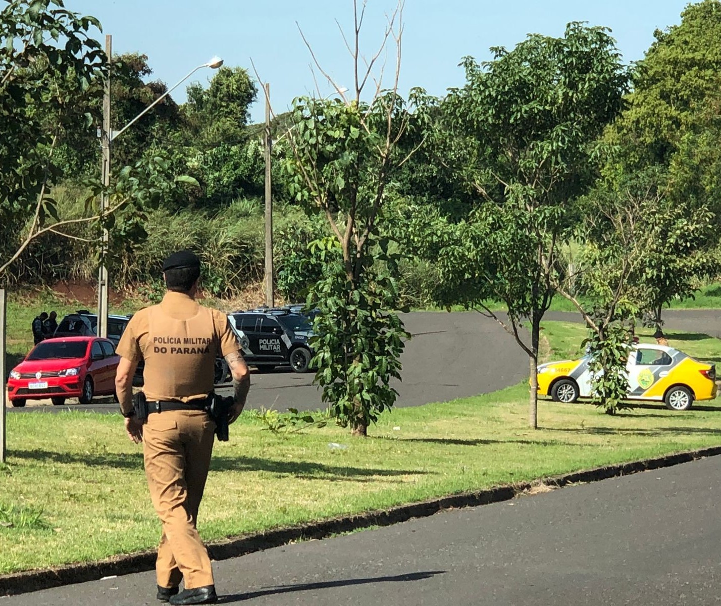 Suspeito de roubo de veículo morre em troca de tiros com a polícia em Maringá