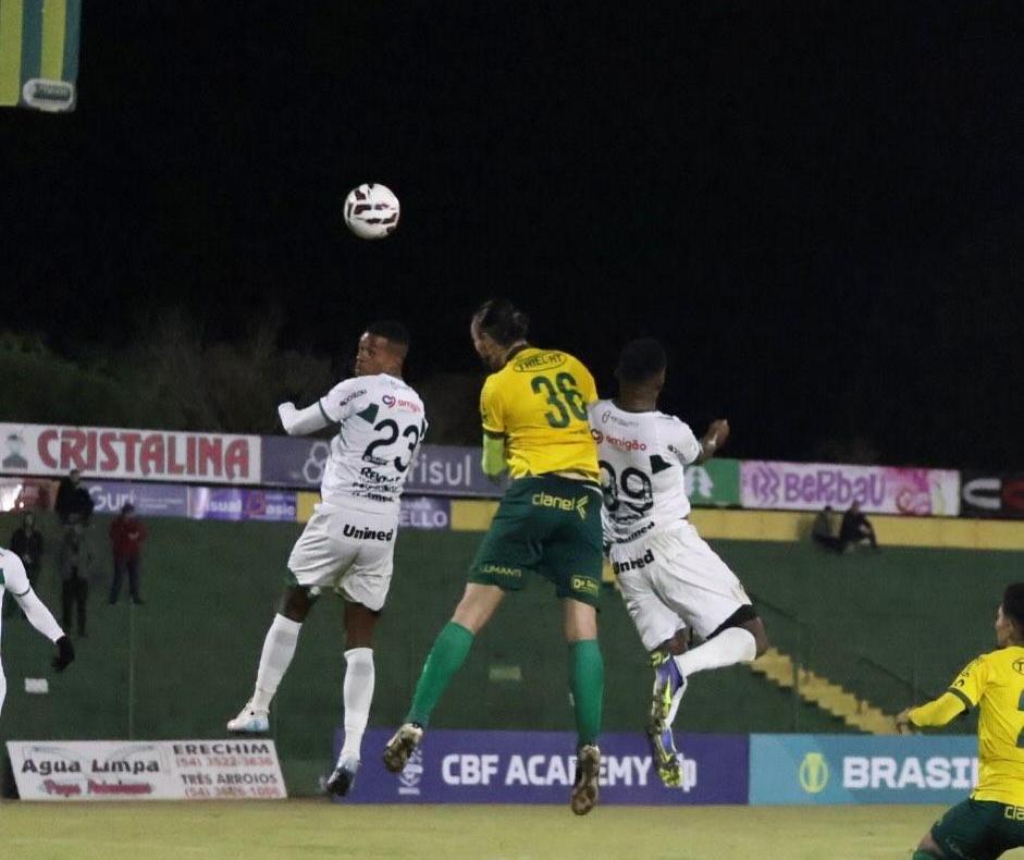 Maringá empata com o Ypiranga e cai para 12ª posição
