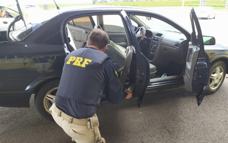 PRF apreende pasta base de cocaína