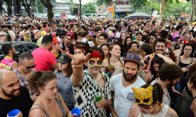 Carnaval é uma válvula de escape e permite externar sentimentos