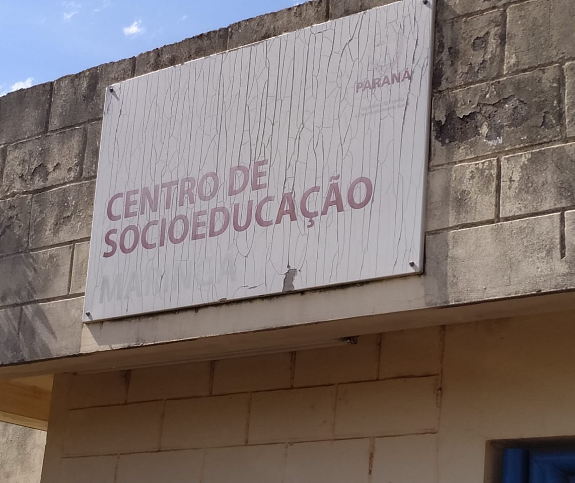 Interno coloca fogo em colchão