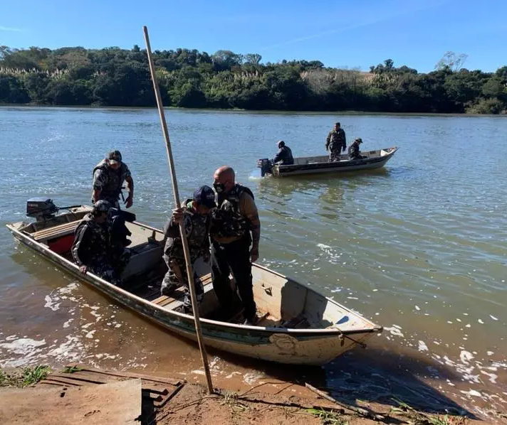 Morador de Maringá e filhos de 4 e 9 anos estão entre os desaparecidos no Rio Ivaí