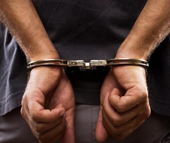 Mulher é roubada e PM prende dois assaltantes e três receptadores