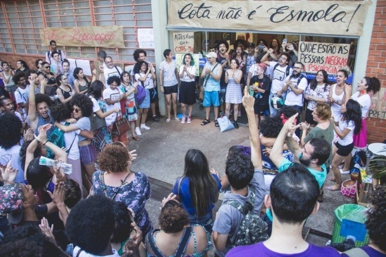 Cotas raciais na UEM aprovadas: 20 de novembro é uma data histórica