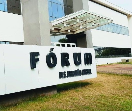 Policial acusado de chacina em Flórida é absolvido
