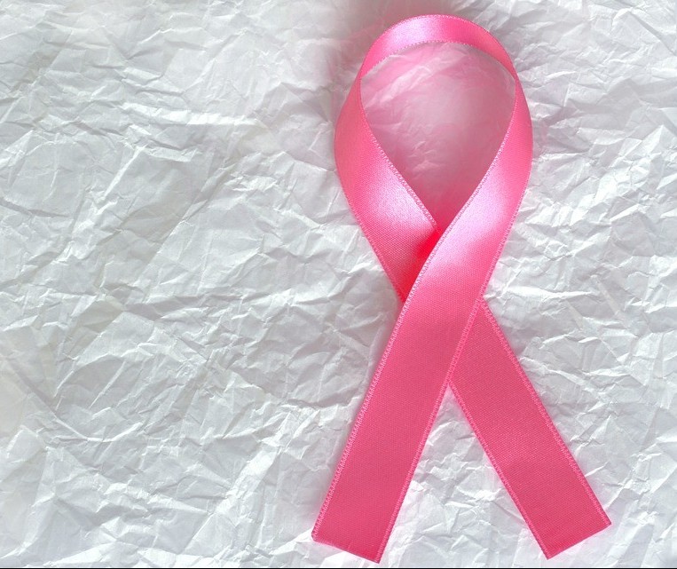 Outubro Rosa: tratamento contra o câncer de mama
