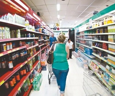 Maringá: Mercados, açougues e padarias funcionarão no sábado