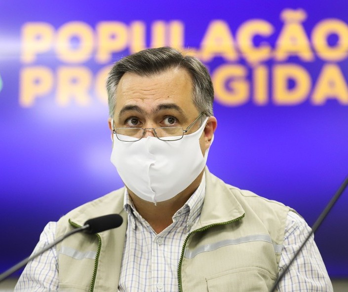 Paraná fez ajustes para promover isonomia na vacinação, diz secretário