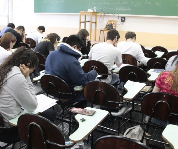 Entre 2015 e 2017, 11% dos graduandos deixaram a UEM