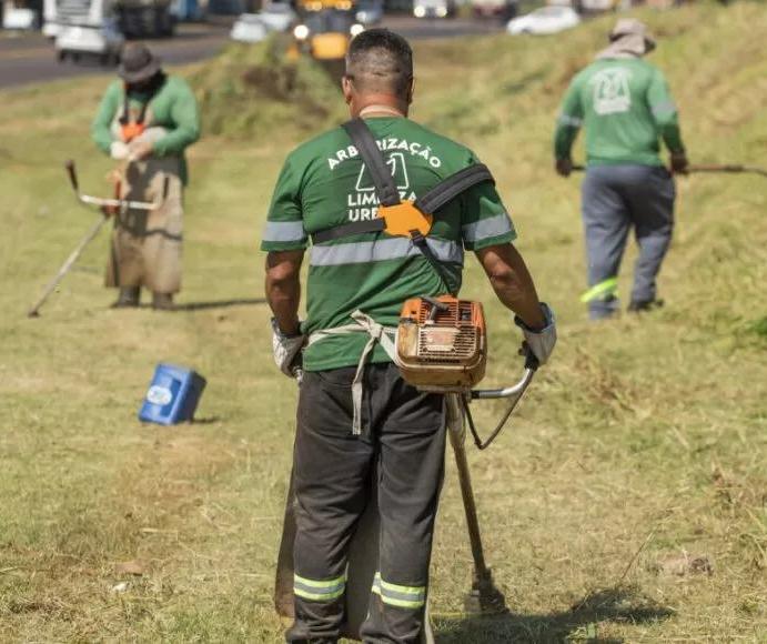 Prefeitura estuda mudança na lei de roçadas para manter cidade mais limpa